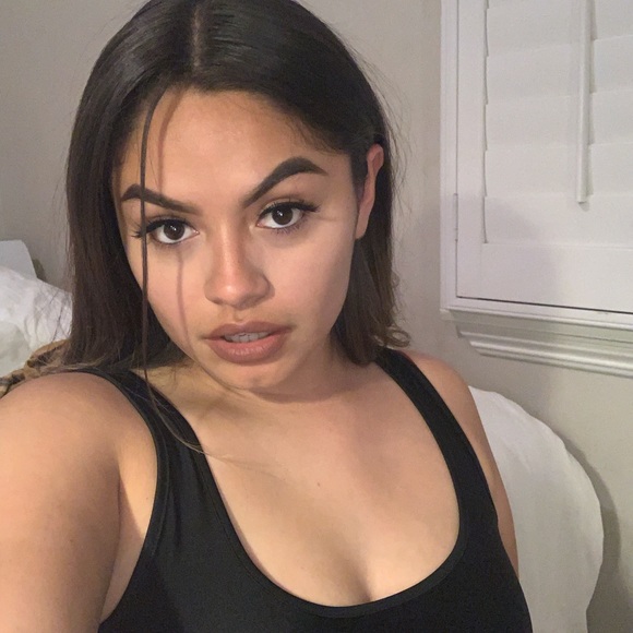 Meet your Posher, Alicia - Picture 1 of 1